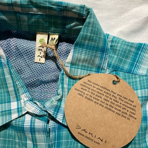 Women’s Dakini Sleeveless plaid BF Shirt! Size medium, NWT! - Picture 2 of 7